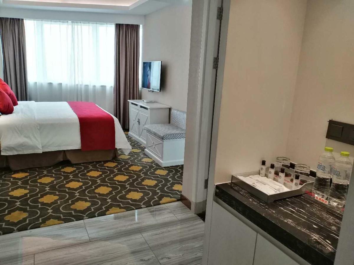 Ramada Encore Wyndham Nanning City Center Qingxiu Exterior photo